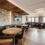 Hotel Alpengasthof-hotel Kopphuette Muhlbach Am Hochkonig